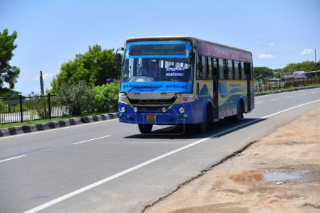 Photo for Viluppuram, India: August 28th 2022: Passenger Bus On Indian National Highway Road Travel. High speed passenger comfortable tourist bus heavy duty on Indian Road Highways, Travel Bus on Indian Road . - Royalty Free Image