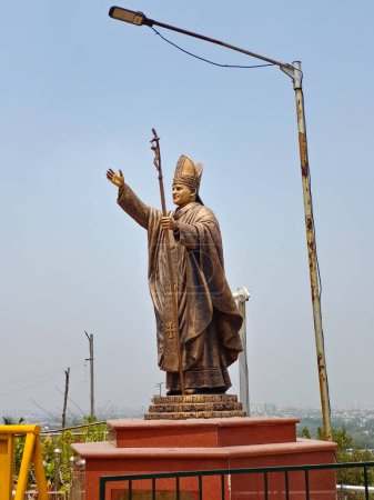 Téléchargez les photos : Statue du Pape Saint Jean-Paul II. - en image libre de droit