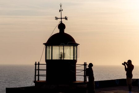 Le célèbre phare rouge de Nazar, l'endroit plus à l'ouest de l'Europe (Portugal)