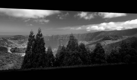 Foto de Vista en blanco y negro de la montaña en Madeira - Imagen libre de derechos