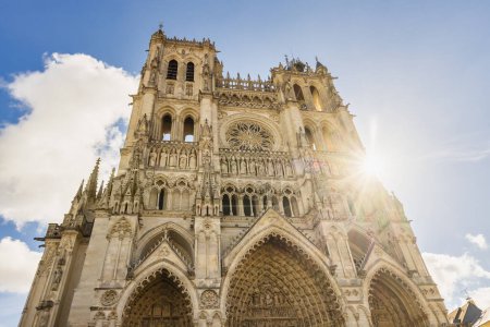 Téléchargez les photos : View of the famous Amiens Cathedral in Amiens, Hauts-de-France, France - en image libre de droit