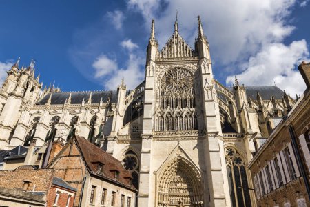 Téléchargez les photos : View of the famous Amiens Cathedral in Amiens, Hauts-de-France, France - en image libre de droit