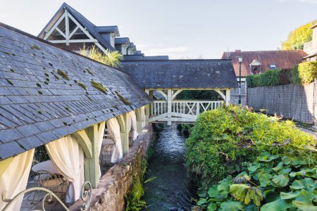 Foto de Vista panorámica en el hermoso pueblo de Veules-les-Roses, Normandía, Francia - Imagen libre de derechos