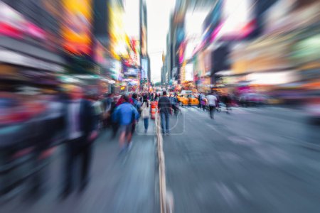 Foto de Escena de la calle al atardecer en la ciudad de Nueva York con la cámara hecha efecto zoom - Imagen libre de derechos
