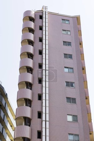 Téléchargez les photos : Photo d'un immeuble résidentiel de grande hauteur à Tokyo, Japon - en image libre de droit