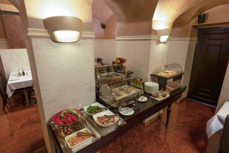 Téléchargez les photos : Nourriture servie sur une table buffet - en image libre de droit