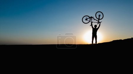 Foto de Buen ejemplo del estilo de vida de un amante extremo de la bicicleta - Imagen libre de derechos