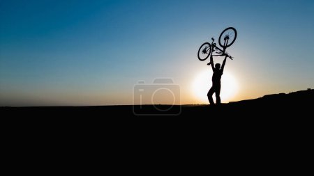 Foto de Buen ejemplo del estilo de vida de un amante extremo de la bicicleta - Imagen libre de derechos