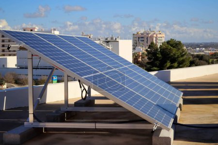 Foto de Paneles solares en el techo - Imagen libre de derechos