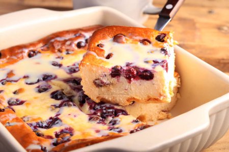 Téléchargez les photos : Blueberry ricotta cheesecake in a tin - en image libre de droit