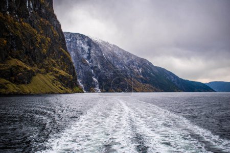 Téléchargez les photos : Un magnifique fjord nordique, Norvège - en image libre de droit
