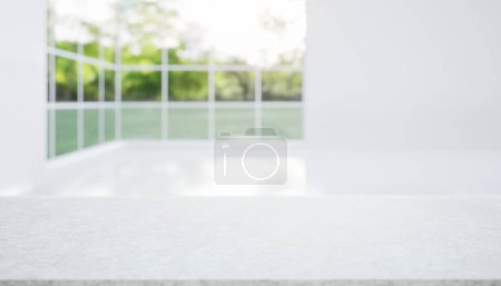 Foto de 3d representación de mostrador de mármol blanco o encimera con baño borroso o cuarto de baño con ducha. Diseño interior moderno en perspectiva. Espacio vacío con el patrón de textura de roca o piedra en la superficie para el fondo. - Imagen libre de derechos