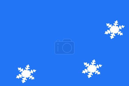 Téléchargez les photos : Flocons de neige en pâte de sucre sur fond bleu. Nourriture de Noël, pâtisserie. Joyeux Noël et bonne année Fêtes carte de vœux, cadre, bannière. Noel. espace de copie - en image libre de droit