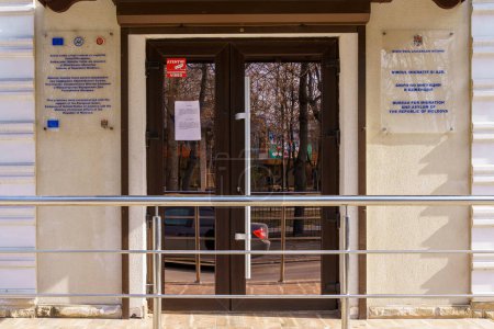 Téléchargez les photos : State Migration Service. February 28, 2022 Balti Moldova. For illustrative editorial use. - en image libre de droit