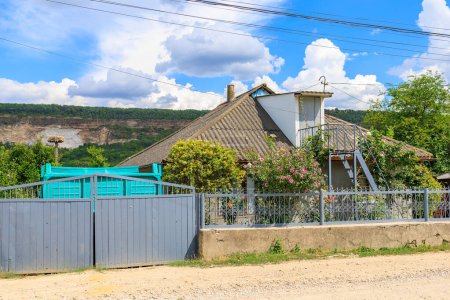 Typisches moldawisches Landhaus. Hintergrund mit selektivem Fokus und Kopierraum