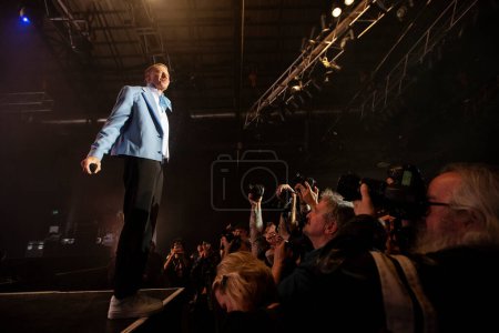 Foto de MILÁN, ITALIA - 3 DE MAYO DE 2023: Cantante Macklemore en concierto The Ben Tour en Alcatraz, Milán, Italia, 3 de mayo de 2023 - Imagen libre de derechos