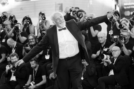Foto de VENECIA, ITALIA - 7 DE SEPTIEMBRE: El director Giorgio Diritti asiste a la foto-llamada de la película 'Lubo' en el 80º Festival de Cine de Venecia el 7 de septiembre de 2023 en Venecia, Italia. - Imagen libre de derechos