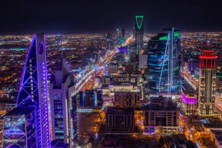 Téléchargez les photos : Panorama nocturne du centre-ville de Riyad, Al Riyad, Arabie Saoudite - en image libre de droit