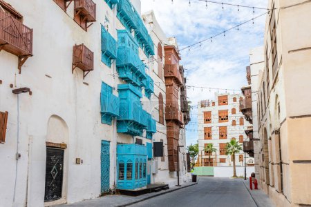 Téléchargez les photos : Vieille ville d'Al-Balad avec des maisons musulmanes traditionnelles avec des fenêtres et des balcons en bois, Jeddah, Arabie Saoudite8 - en image libre de droit