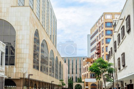 Téléchargez les photos : Bâtiments résidentiels et commerciaux d'Al-Balad, centre-ville de Djeddah, Arabie Saoudite - en image libre de droit