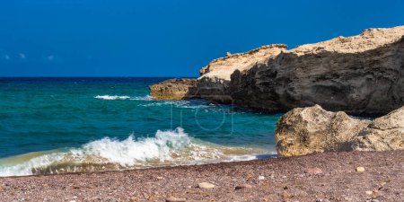 Foto de Playa de Los Escullos, Parque Natural Cabo de Gata-Nijar, Reserva de la Biosfera de la UNESCO, Región Climática del Desierto Caliente, Almería, Andalucía, España, Europa - Imagen libre de derechos