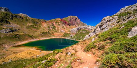 Lake of La Cueva, Circular Route of Lagos de Saliencia, Somiedo Natural Park, Principado de Asturias, Spain, Europe