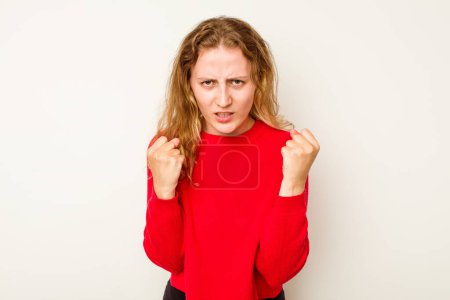 Foto de Joven mujer caucásica aislada sobre fondo blanco molesta gritando con las manos tensas. - Imagen libre de derechos