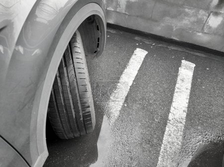 Worn tread of a car tire in winter
