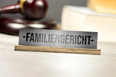 Téléchargez les photos : Judge gavel and family court in Germany - en image libre de droit