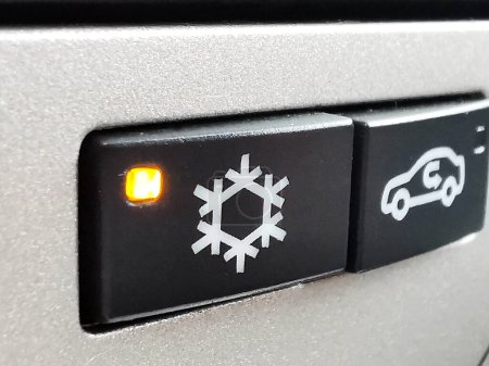 Téléchargez les photos : Car, dashboard and knob for air conditioning - en image libre de droit