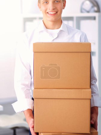 Foto de Retrato de una persona con caja móvil y otras cosas - Imagen libre de derechos