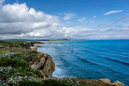 Foto de Wild coastline by the cantabrian sea in Dunas de Liencres natural park, Pielagos, Spain - Imagen libre de derechos
