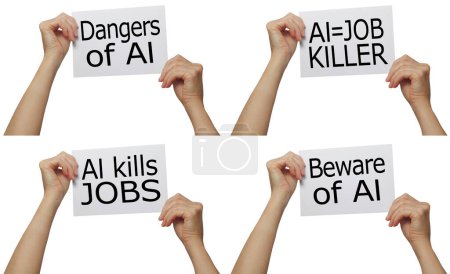 Foto de Cuidado con los peligros de los trabajos de asesinato de la Inteligencia Artificial - cuatro pares de manos sosteniendo cuatro pancartas que dicen Peligros de la IA, AI- JOB KILLER, AI mata a JOBs y Cuidado con la IA, aislado sobre fondo blanco - Imagen libre de derechos