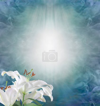 Foto de Life Celebration Funeral Wake Order of Service Lily Plantilla de fondo - cabeza de lila blanca en la esquina inferior izquierda contra un fondo espiritual azul jade verde pacífico con espacio de copia para el texto - Imagen libre de derechos