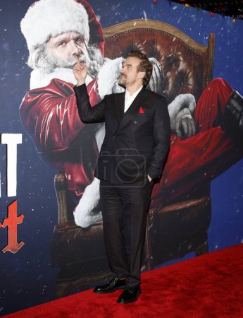 Foto de Los Angeles, CA, - 29 de noviembre de 2022: David Harbour llega al estreno de la película "Violent Night" en TCL Chinese Theatre - Imagen libre de derechos