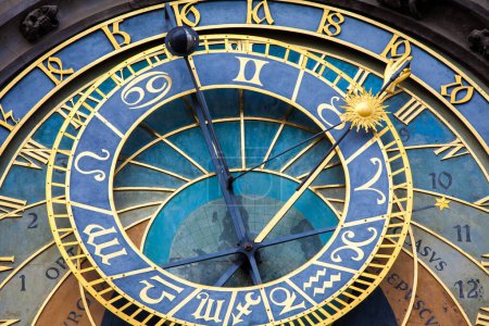Téléchargez les photos : Vue de l'horloge astronomique de Prague - en image libre de droit