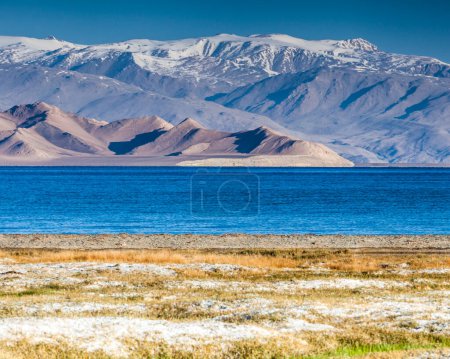 Téléchargez les photos : Belle vue sur le lac Karakul à Pamir au Tadjikistan - en image libre de droit