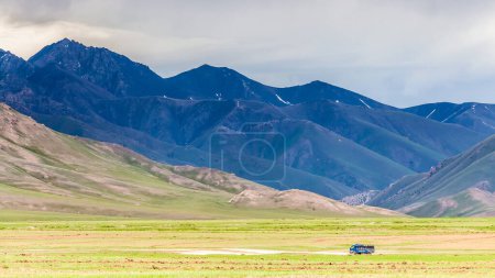 Téléchargez les photos : Belle vue sur les montagnes du Pamir dans la région de Sary-Mogul - en image libre de droit