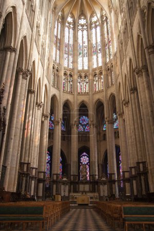 Foto de BEAUVAIS, FRANCIA - CIRCA SEPTIEMBRE 2014: La Catedral de San Pedro de Beauvais alrededor de septiembre 2014 en Beauvais. - Imagen libre de derechos