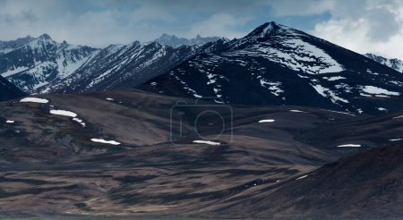 Foto de Hermosa vista de las montañas Pamir en Tayikistán - Imagen libre de derechos