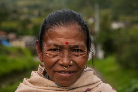 Téléchargez les photos : Résident du village de Jiri dans l'Himalaya vers octobre 2013 à Jiri. - en image libre de droit