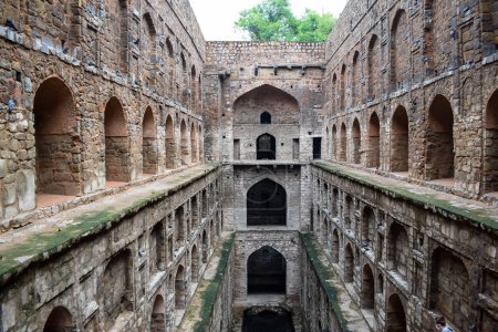 Agrasen Ki Baoli (Paso Bien) situado en el centro de Connaught colocado Nueva Delhi India, Construcción de la antigua arqueología