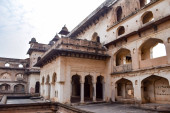 Beautiful view of Orchha Palace Fort, Raja Mahal and chaturbhuj temple from jahangir mahal, Orchha, Madhya Pradesh, Jahangir Mahal - Orchha Fort in Orchha, Madhya Pradesh, Indian archaeological sites tote bag #707207502