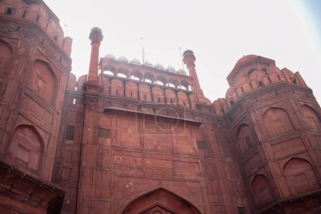 Detalles arquitectónicos de Lal Qila - Fuerte Rojo situado en Old Delhi, India, Vista dentro de Delhi Fuerte Rojo los famosos monumentos indios