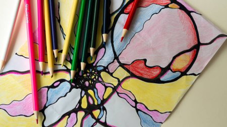 Neurographic art therapy draws intricate patterns, enhancing mindfulness and creativity