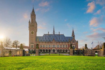 Téléchargez les photos : The International Court of Justice in the Peace Palace in Hague - en image libre de droit