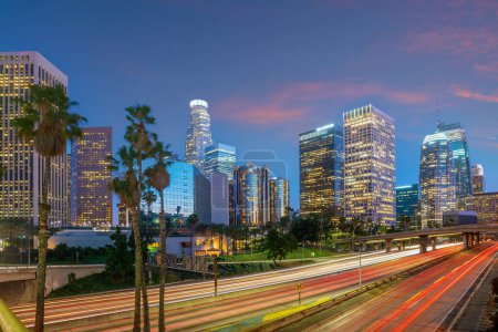 Téléchargez les photos : Downtown Los Angeles city skyline, paysage urbain de LA, États-Unis - en image libre de droit