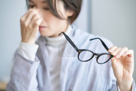 Middle-age woman who experience eye strain