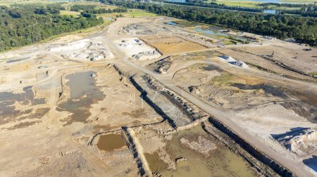 Fotografía aérea de aviones no tripulados de obras de tierra en un nuevo sitio de construcción en el Nepean Business Park en el gran suburbio de Sydney de Penrith en Nueva Gales del Sur en Australia