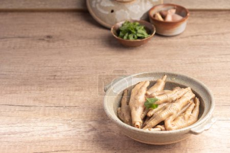 Téléchargez les photos : Chicken Feet Stewed Chinese Chicken Soup - en image libre de droit